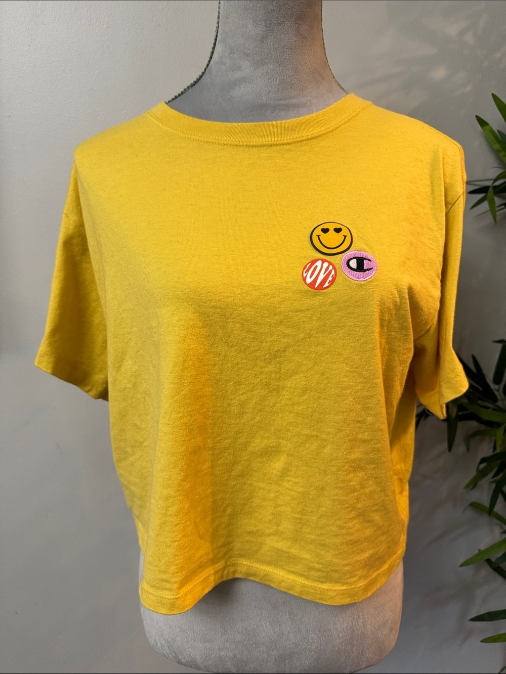 Champion Yellow Smiley Patch Cropped Tee EUC M